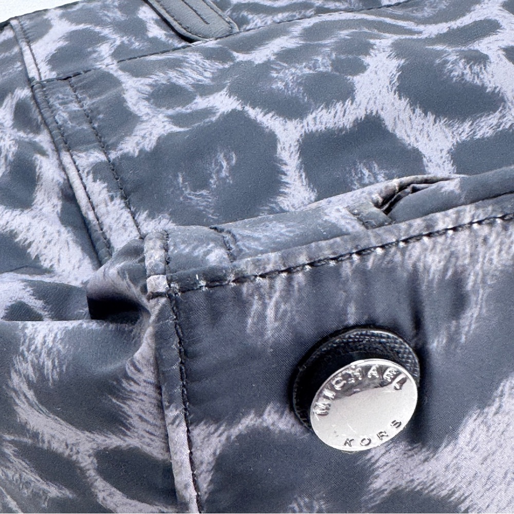 Michael Kors Leopard Print Travel Tote NWT Carry On Luggage Sleeve Shoulder Bag - Picture 7 of 11